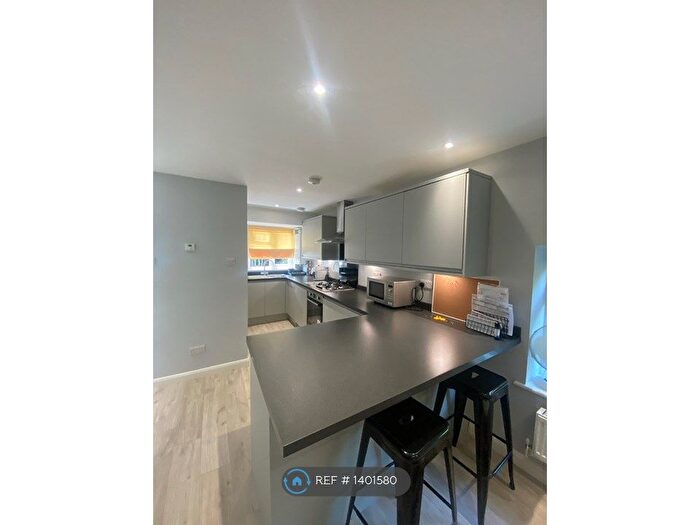 3 Bedroom Semi-Detached House To Rent In Hartshill, Guildford, GU2