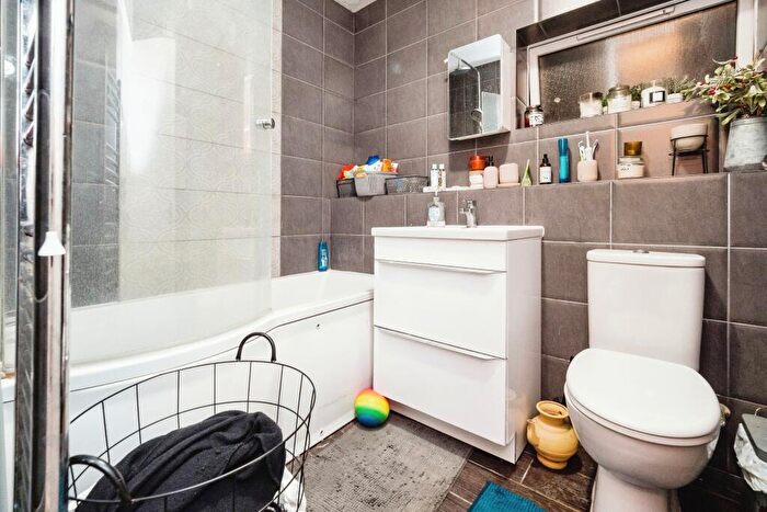 1 Bedroom Flat For Sale In Moore Crescent, Dagenham, Essex, RM9