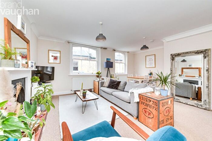 2 Bedroom Flat To Rent In Cambridge Grove, Hove, East Sussex, BN3