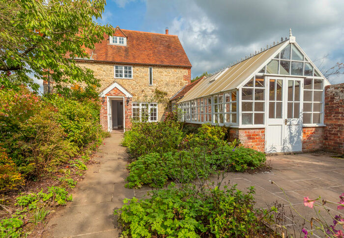 4 Bedroom Detached House To Rent In Horringford, Newport, PO30