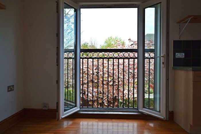 2 Bedroom Flat To Rent In Tysoe Avenue, Enfield, London, EN3