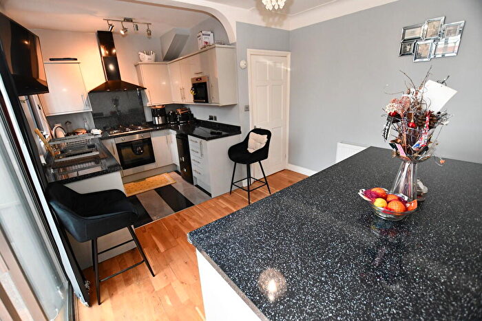 3 Bedroom Terraced House For Sale In Kitchener Road, Thornton Heath, CR7