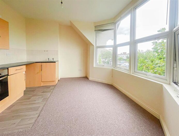 1 Bedroom Flat To Rent In Seaside, Eastbourne, BN22