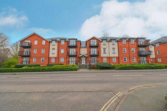 2 Bedroom Property To Rent In Stephens Court, Station Road, AL5