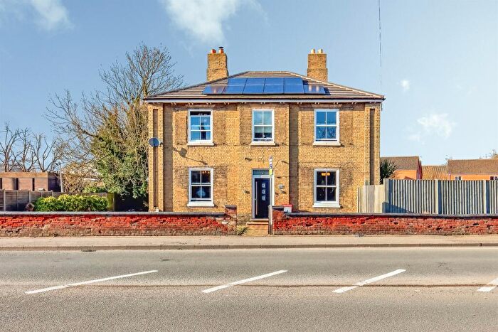 5 Bedroom Detached House For Sale In Lynn Road, Wisbech, PE13