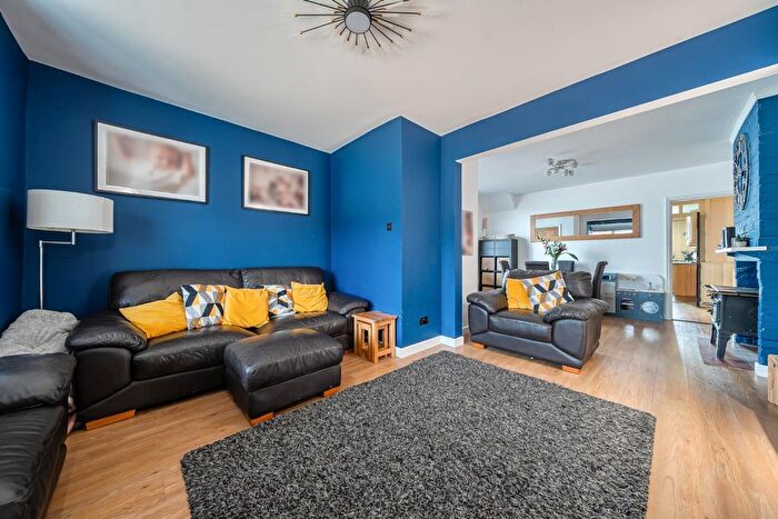 2 Bedroom Property For Sale In Park Farm Road, Waterlooville, PO7