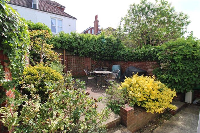 1 Bedroom Flat To Rent In Silverdale Road, Hove, BN3