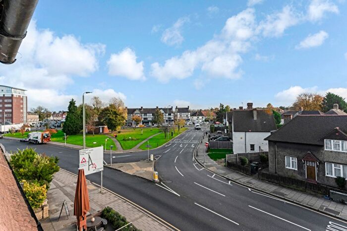 3 Bedroom Flat To Rent In Croydon Road, Beckenham, BR3