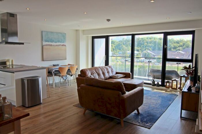 2 Bedroom Flat To Rent In Waterford House, Bayscape, Cardiff Bay, CF11