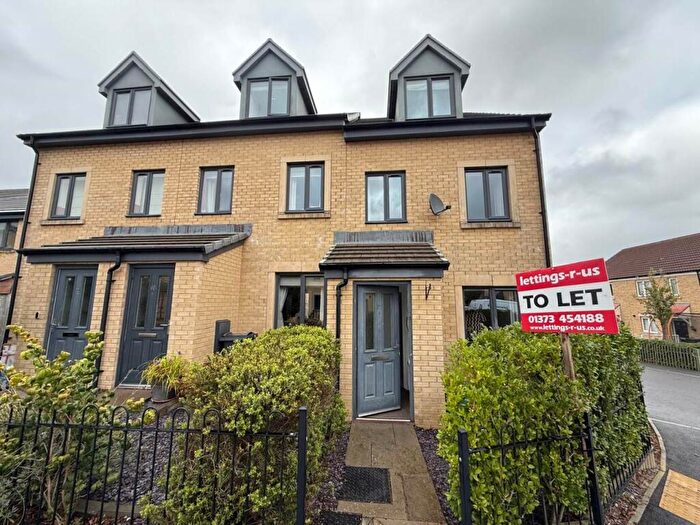 3 Bedroom House To Rent In Blackberry Road, Frome, Somerset, BA11