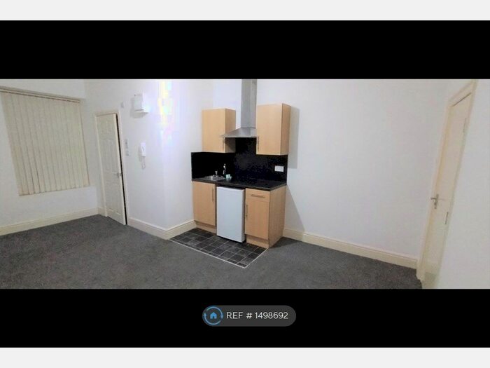 Studio To Rent In Huddersfield Road, Mirfield, WF14