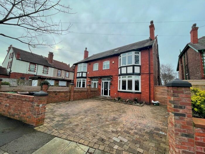 4 Bedroom Semi-Detached House To Rent In Cambridge Road, Crosby, Liverpool, L23