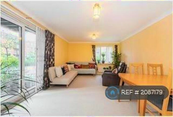 2 Bedroom Flat To Rent In Nightingale Court, Harrow, HA1