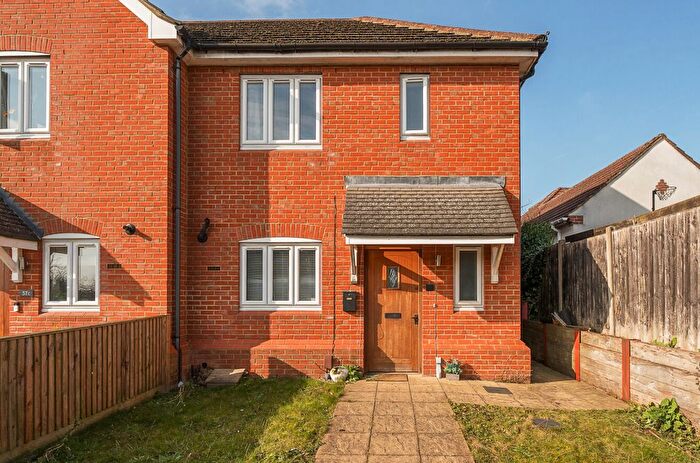 3 Bedroom Semi-Detached House To Rent In Weybourne Road, Farnham, Surrey, GU9