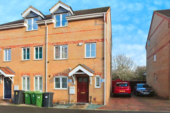 3 Bedroom Property For Sale In Phoenix Close, Peterborough, PE2