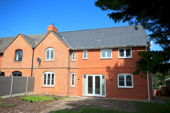 4 Bedroom Semi-Detached House To Rent In Chedzoy Lane, Bridgwater, TA7