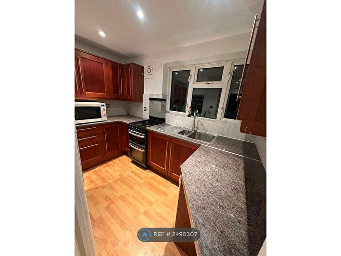 1 Bedroom Flat To Rent In Kings Road, London, E6