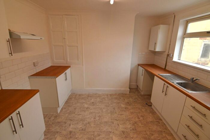 3 Bedroom Terraced House For Sale In Longfield Road, Grimsby, DN34