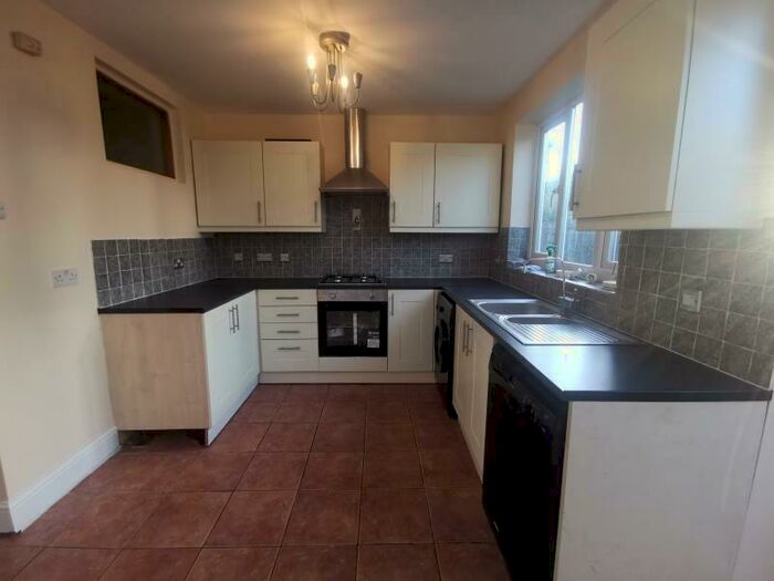 3 Bedroom Terraced House To Rent In Lathkill Close, Enfield, EN1