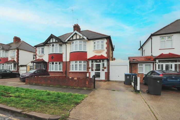 3 Bedroom Semi-Detached House To Rent In Hamilton Avenue, Surbiton, KT6