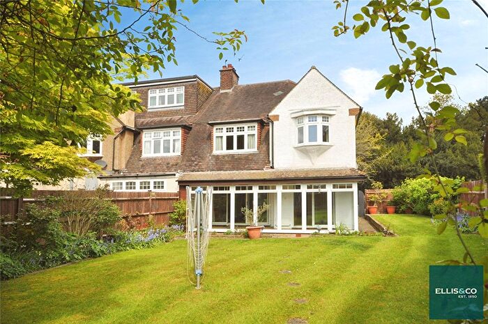 4 Bedroom Semi-Detached House For Sale In East End Road, Finchley, N3