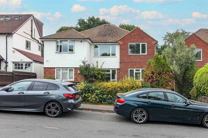 2 Bedroom Maisonette To Rent In Russell Road, Buckhurst Hill, IG9