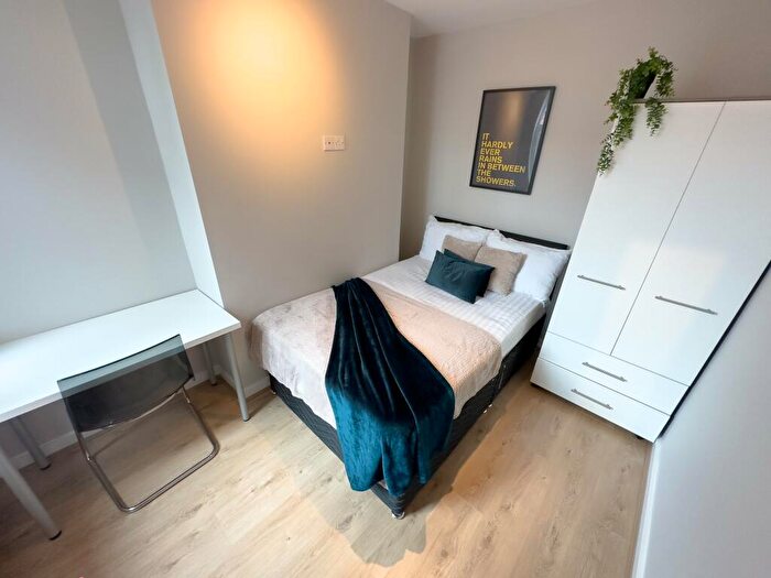 5 Bedroom House To Rent In Hannan Road, L6