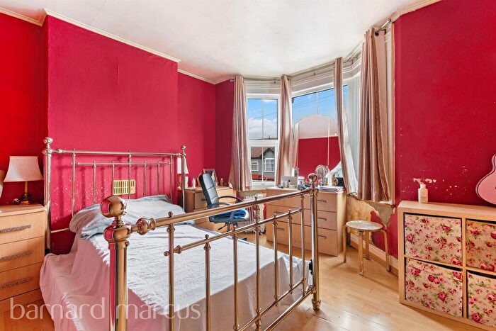 3 Bedroom Terraced House For Sale In Whitehall Road, Thornton Heath, CR7