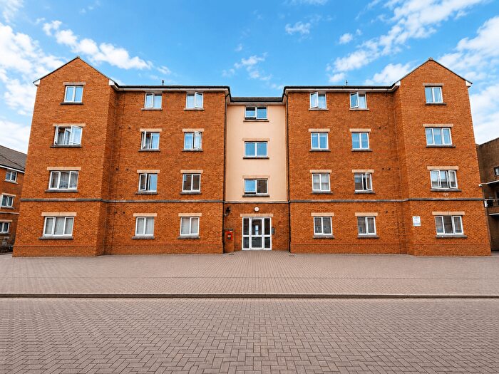 2 Bedroom Flat For Sale In Clos Dewi Sant, Canton. Cardiff., CF11