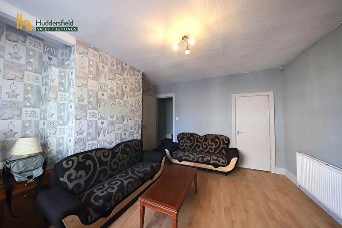 3 Bedroom Detached House To Rent In Savile Street, Huddersfield, HD3