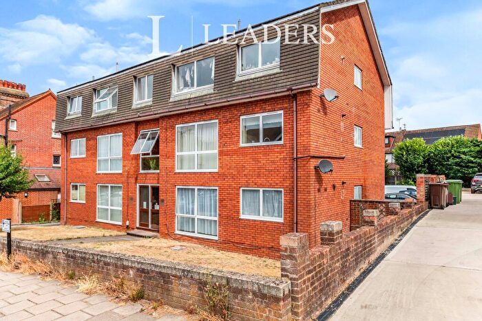 2 Bedroom Flat To Rent In Carlisle Avenue, St. Albans, AL3