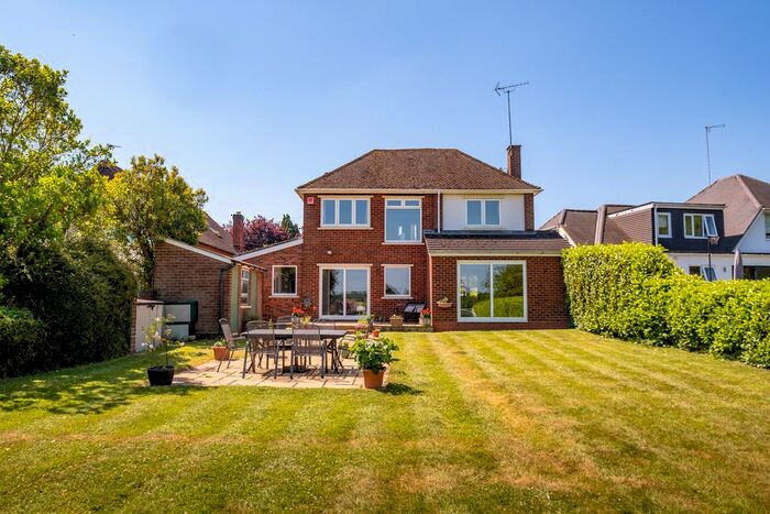 4 Bedroom Detached House For Sale In Highland Road, Kenilworth, CV8