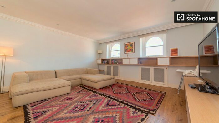 2 Bedroom Flat To Rent In Princes Gate, Knightsbridge, London, UK, SW7