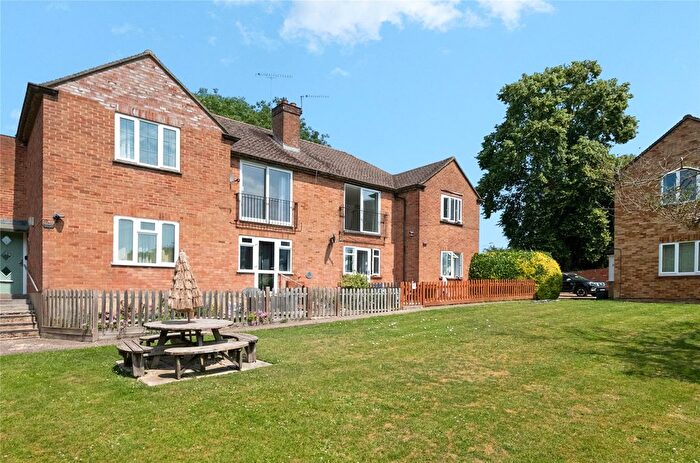 2 Bedroom Maisonette For Sale In Merle Avenue, Harefield, Uxbridge, UB9