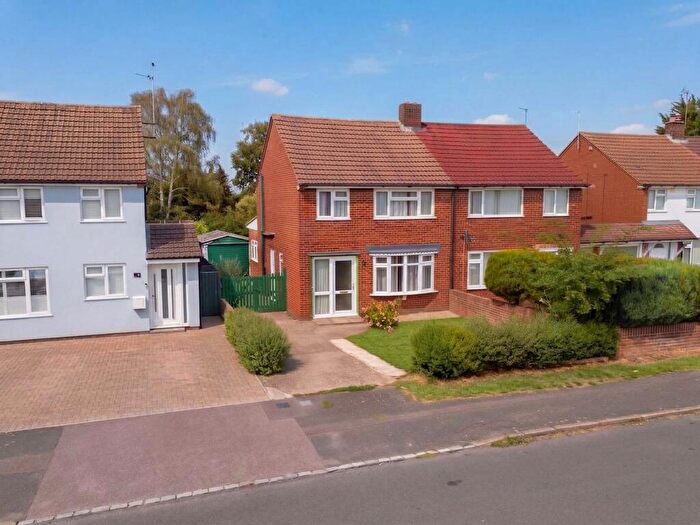 3 Bedroom Semi-Detached House For Sale In Queens Mead, Aylesbury, HP21