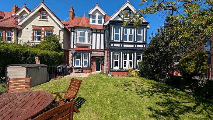 2 Bedroom Flat To Rent In Shorncliffe Road, Folkestone, Kent, CT20