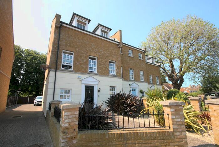 4 Bedroom Semi-Detached House To Rent In Coventry Gardens, Walmer, Deal CT14