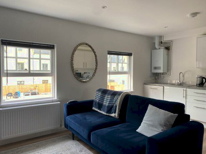 1 Bedroom Flat To Rent In London Road, Chippenham, SN15