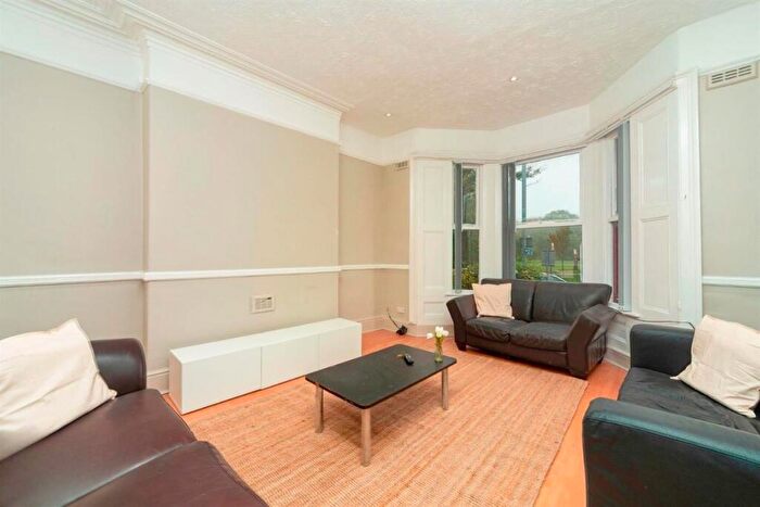 7 Bedroom House To Rent In Moss Lane, Manchester, M14