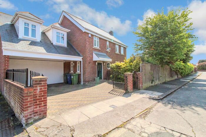 3 Bedroom Detached House To Rent In Harton House Road, South Shields NE34