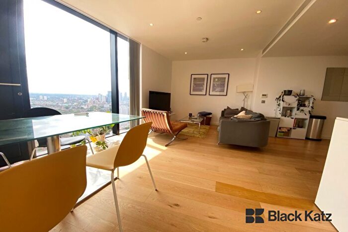 2 Bedroom Flat To Rent In Strata, Walworth Road, Elephant And Castle, SE1