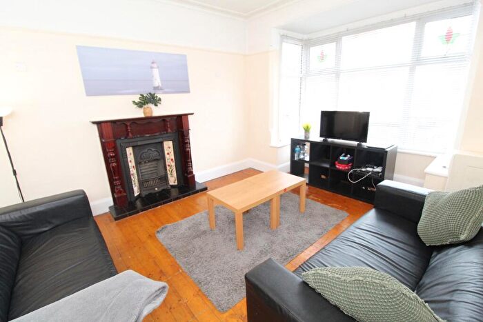 6 Bedroom Semi-Detached House To Rent In North Road, West Bridgford, NG2