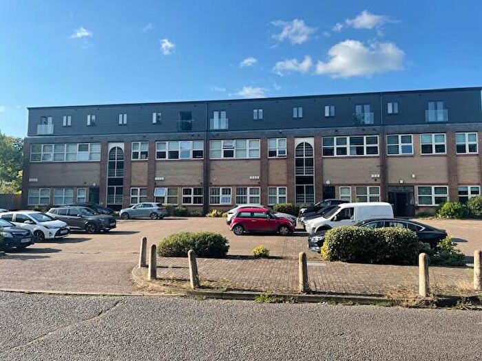 1 Bedroom Apartment To Rent In Soothouse Spring, St. Albans, AL3