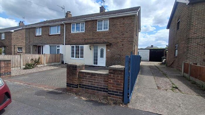3 Bedroom Semi-Detached House To Rent In Breck Bank Crescent, Ollerton, NG22