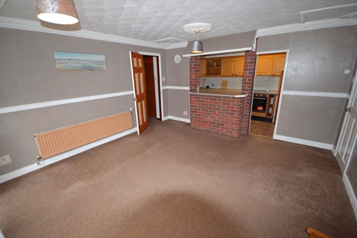 2 Bedroom Flat To Rent In Stanwell Close, Sheffield, South Yorkshire, S9