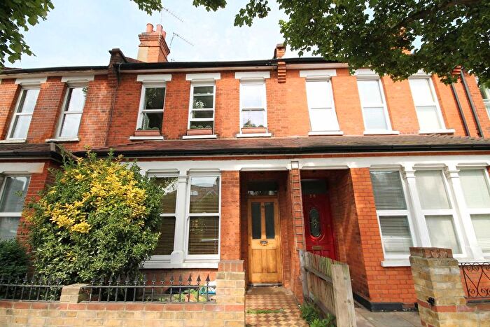 1 Bedroom Flat To Rent In Whitton Road, Twickenham, TW1