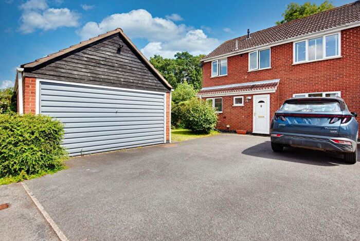 4 Bedroom Detached House To Rent In Cottesmore Avenue, Oadby, Leicester, LE2