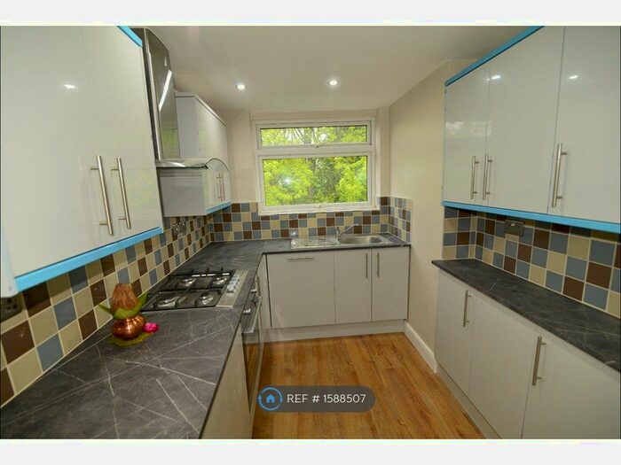 2 Bedroom Flat To Rent In Duffield Close, Harrow On The Hill, HA1