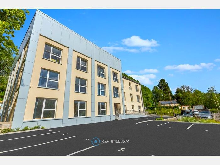 1 Bedroom Flat To Rent In Carlton House, Ebbw Vale, NP23