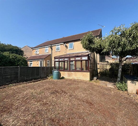 3 Bedroom Semi-Detached House For Sale In Woodvill Road, Salisbury, SP1